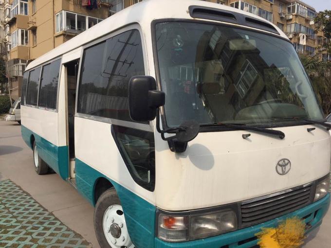29 sièges ont utilisé l'autobus de caboteur de TOYOTA de cylindre du moteur 6 d'entraînement de main gauche d'autobus d'essence de Toyota à vendre
