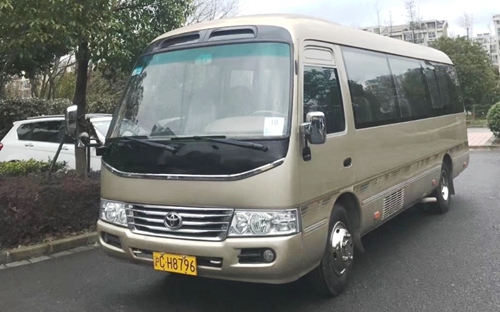 le mini autobus de caboteur a utilisé l'autobus de caboteur de TOYOTA de minibus de caboteur d'autobus de seater du lecteur 29 de main gauche d'autobus de caboteur de Toyota à vendre