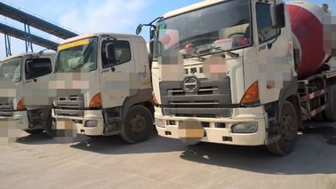 2009 700 Hino ont utilisé le mélangeur concret de hino de camion de mélangeur concret
